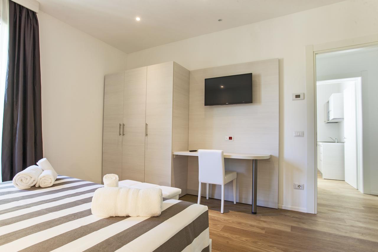 Hotel Houston Suites Rimini Exterior photo