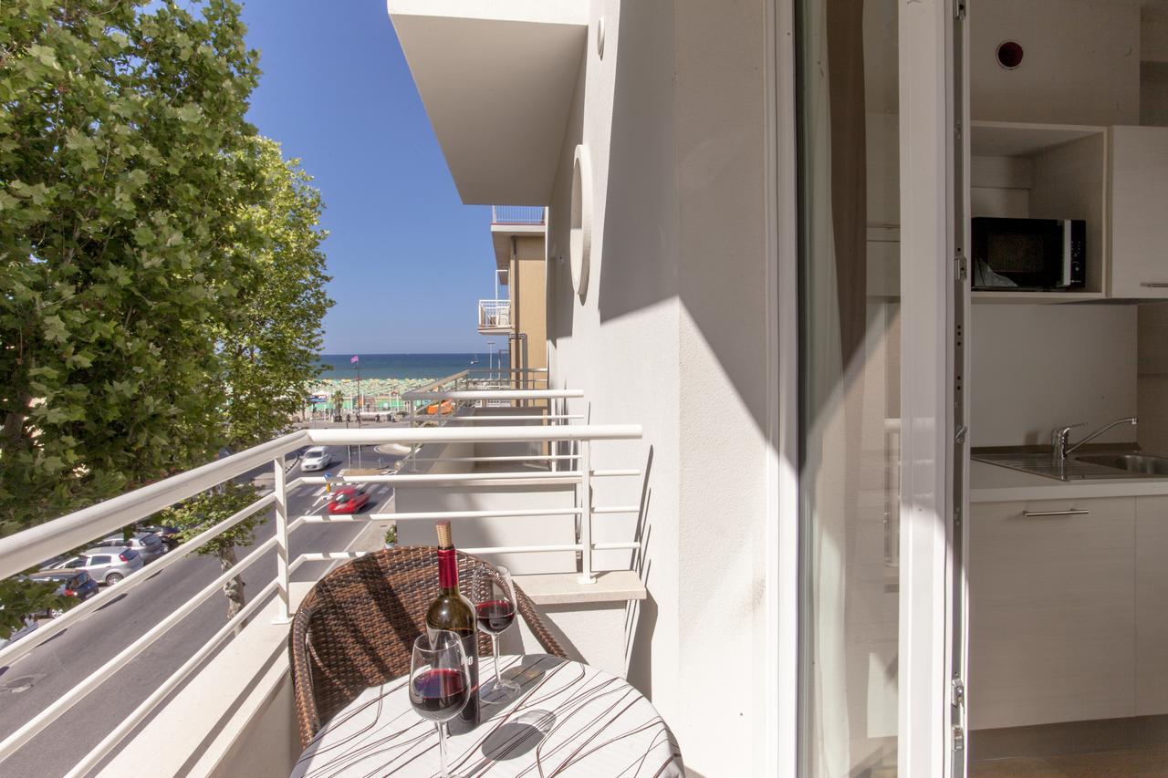 Hotel Houston Suites Rimini Exterior photo
