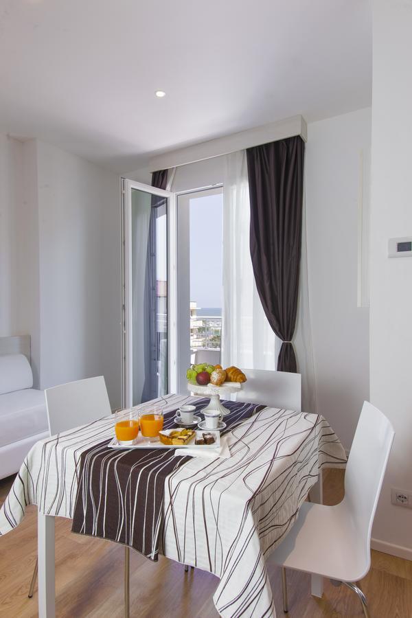 Hotel Houston Suites Rimini Exterior photo