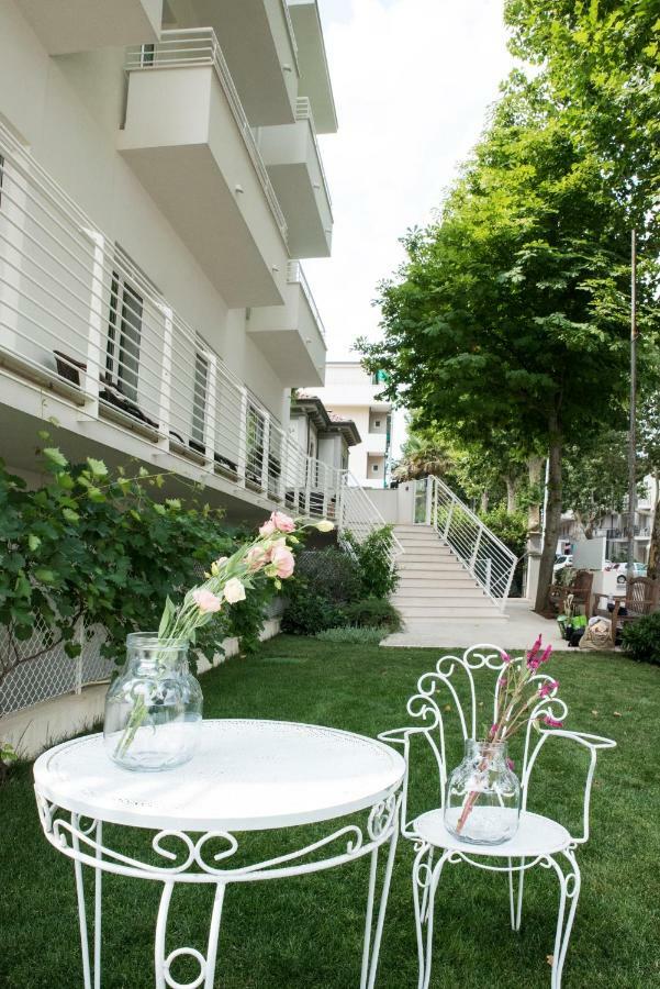 Hotel Houston Suites Rimini Exterior photo
